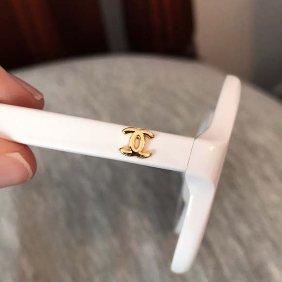 Chanel Vintage White Round Sunglasses - Picture 4 of 8